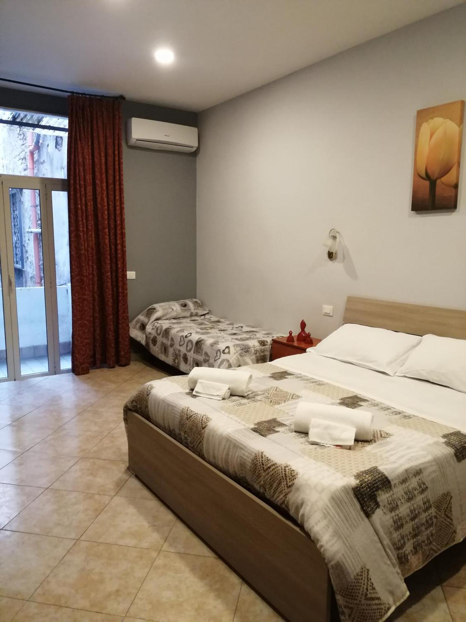 San Gaetano Bed Hotel Naples Bilik gambar